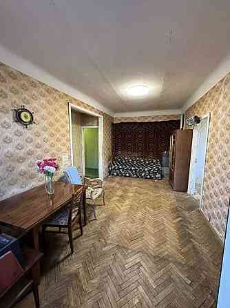 Продаж Квартира 2-кімнатна, 2/5 поверх на Салютна вул., д. 49 Київ