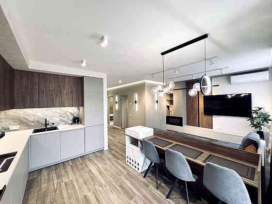 Продаж Квартира 2-кімнатна, 8/10 поверх на Аржанова ул., 1 Дніпро