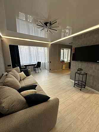 Оренда Квартира 1-кімнатна, 4/9 поверх на Міхновського, 3А Киев