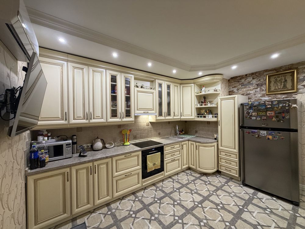 Продаж Квартира 4-кімнатна, 13/25 поверх на Генерала Геннадія Воробйова вул., д. 13е Kiev - photo 1