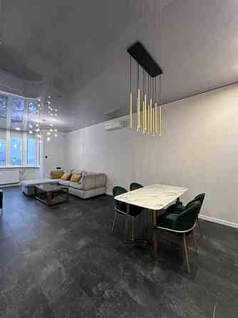 Продаж Квартира 2-кімнатна, 14/21 поверх на Лабораторна вул., д. 6 Київ