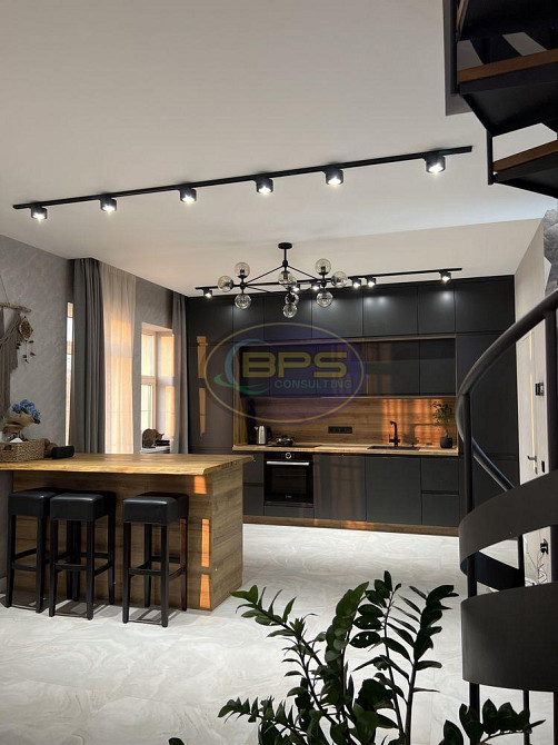 Продаж 3к квартири 183 кв. м Одеса - фото 1