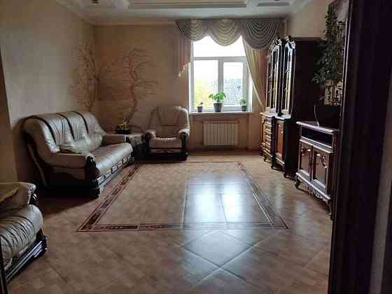 Оренда Квартира 3-кімнатна на Севастопольская ул. Київ