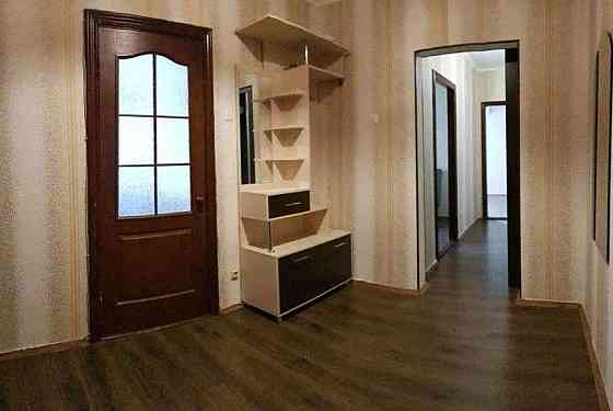 Оренда Квартира 2-кімнатна, 22/22 поверх на ул. Урловская Kiev