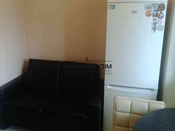 Оренда Квартира 1-кімнатна, 3/9 поверх на Урловская ул. Київ