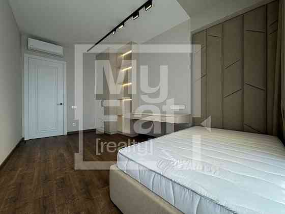 Оренда Квартира 4-кімнатна, 6/23 поверх на вул. Бусловская Kiev