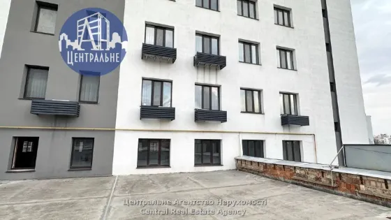 Здається Офісні приміщення площа 720 кв.м 3-й поверх Чернівці Руська 242 Чернівці
