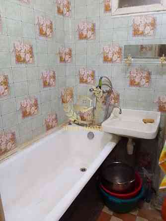 Продаж Квартира 2-кімнатна на Салютная ул., 27А Київ