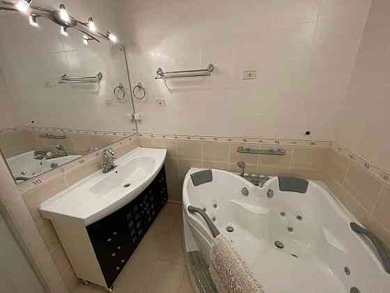 Продаж Квартира 3-кімнатна, 7/16 поверх на Драгоманова, 8 Київ