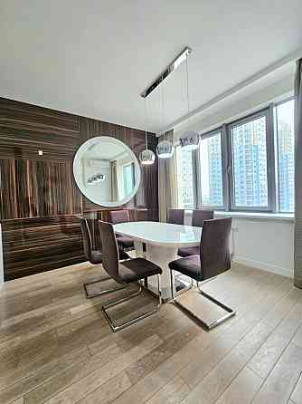 Продаж Квартира 3-кімнатна, 7/24 поверх на Дніпровська наб. вул., д. 14А Kiev