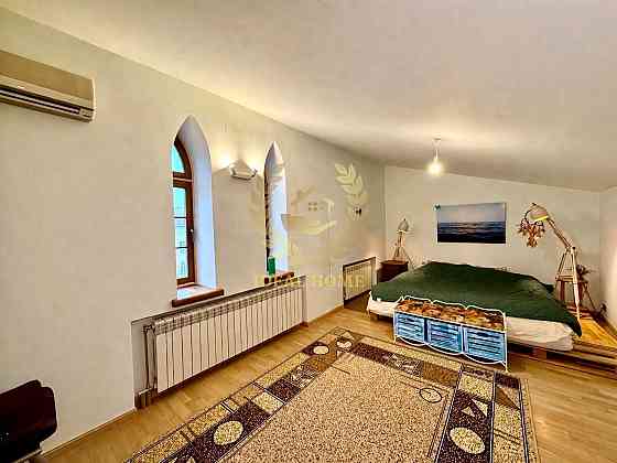 Продаж Квартира 6-кімнатна, 6/7 поверх на Хмельницкого Богдана ул., 32 Київ