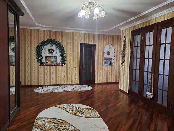 Продаж Квартира 3-кімнатна, 11/28 поверх на Ахматової, 13 Київ