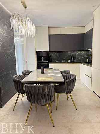 Продаж Квартира 4-кімнатна, 3/10 поверх на Липинського Луцьк