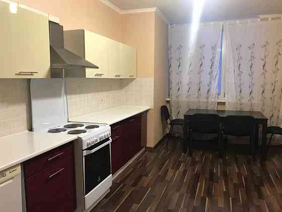 Оренда Квартира 2-кімнатна, 21/28 поверх на ул. Срибнокильская, 1 Київ