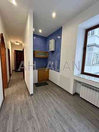 Оренда Будинок 4-кімнатний на Паторжинського вул., 4 Київ