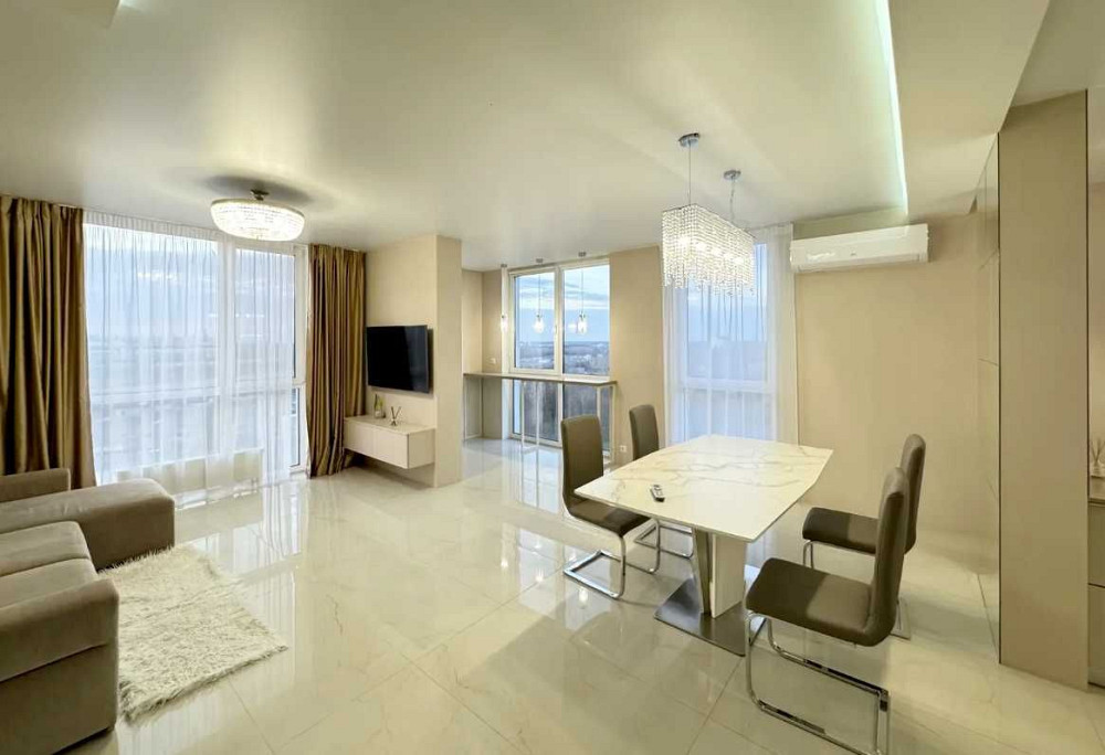 Продаж Квартира 3-кімнатна, 12/16 поверх на Салютна вул., д. 2б Kiev - photo 1