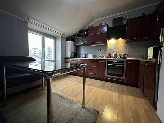 Продаж Квартира 3-кімнатна, 6/6 поверх на Дорошенка Ивано-Франковск