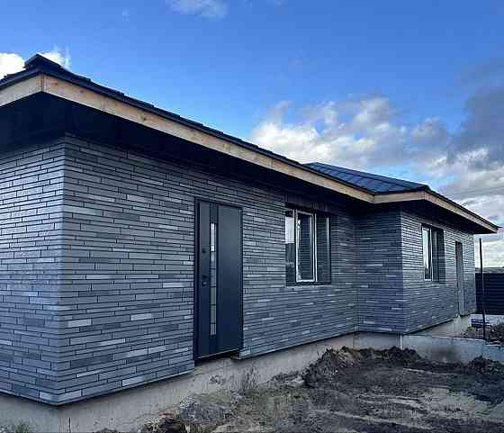 Продаж Будинок 3-кімнатний Ровно