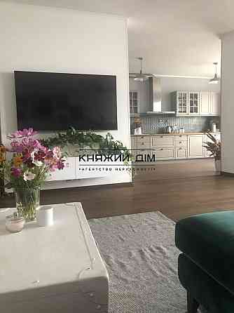 Продаж 3-кім. квартири біля озера Сонячне, вул. Ревуцького. Код:21146233 Kiev