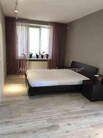 Продаж Будинок 3-кімнатний на Волинська вул., 10 Киев