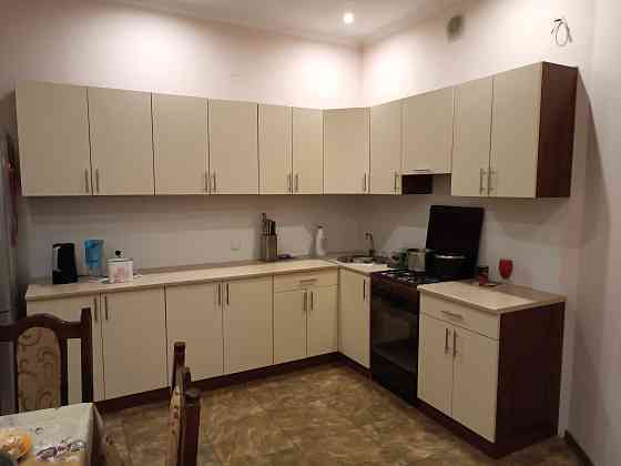 Трехэтажный дом в пгт. Институт Таирова Таїрове