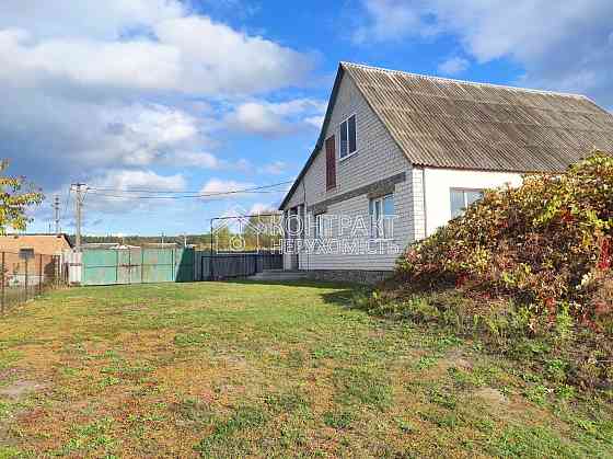 Продаж Будинок 4-кімнатний на вул. Довженка Мерефа 