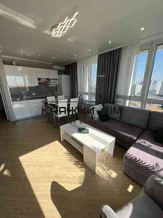 Оренда Квартира 3-кімнатна, 20/26 поверх на Заречная ул. Kiev