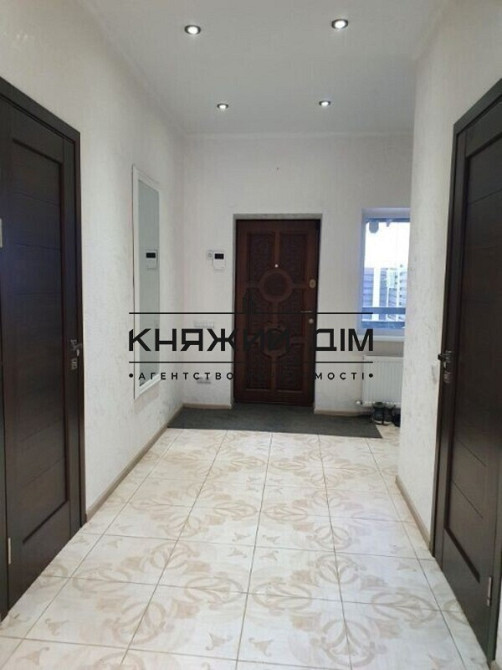 БЕЗ КОМИССИИ!!! Продажа отличного 3-х уровневого таунхауса в с. Новое. № 2211350 Нове - фото 4