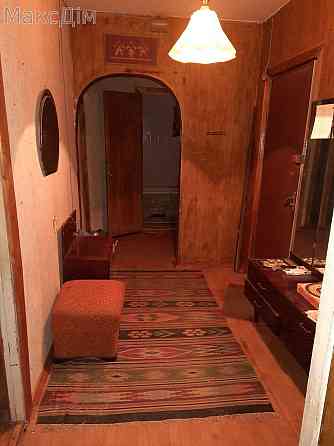 Продаж Гараж/паркомісце на вул. Братів Бойчуків 1/5 поверх Ternopil'