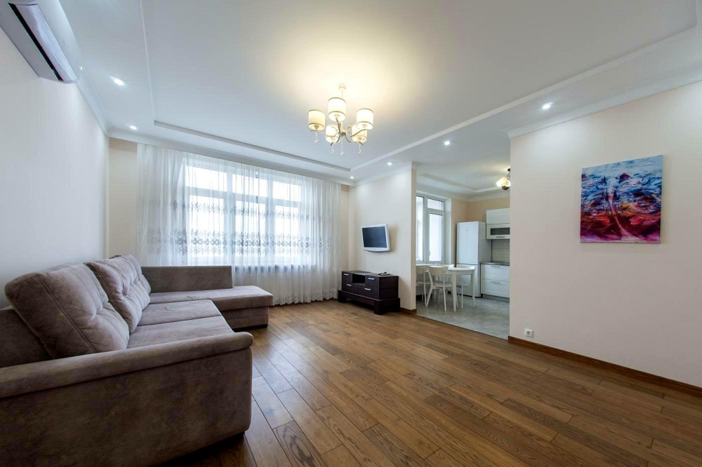 Продаж Квартира 3-кімнатна, 16/16 поверх на Берестейський вул., д. 71а Київ - фото 1