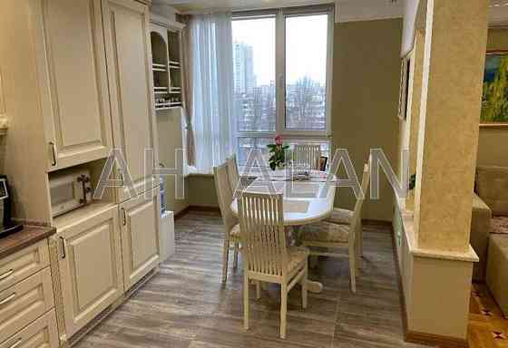 Продаж Будинок 3-кімнатний на Солом'янська вул., 20В Kiev