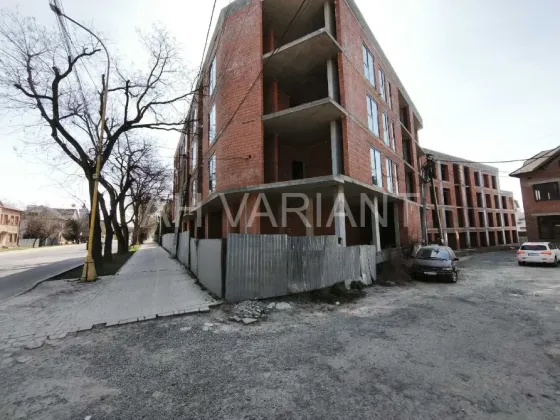 Продажа Помещение в жилом доме площадь 145 кв.м 1-й этаж на Собранецька 115А Ужгород