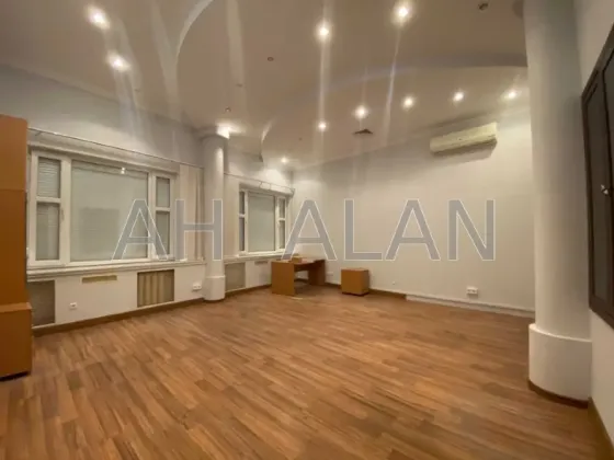 Продажа Бизнес-центр / Административное здание площадь 1659 кв.м  на Саксаганського Киев