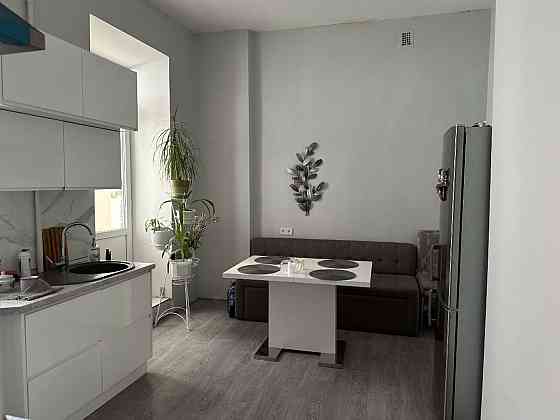 Продаж Квартира 4-кімнатна, 2/4 поверх на Коблевская улица, 29 Одесса