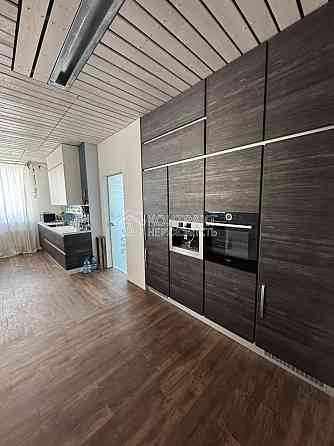 Продаж Квартира 5-кімнатна, 4/17 поверх на вул. Науки Харків