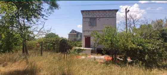 Предлагается к продаже частный дом по фасаду центральной дороги со всеми коммуникациями Nerubaiske