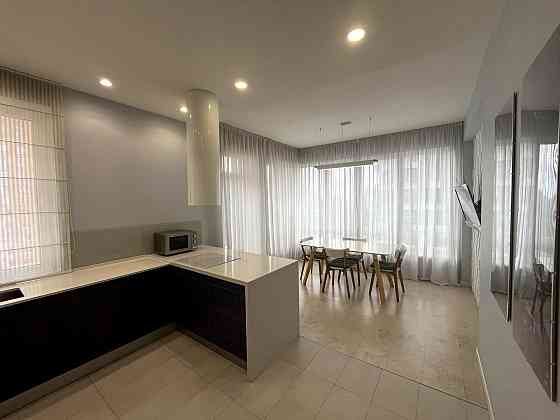 Продаж Квартира 2-кімнатна, 18/23 поверх на Димитрова вул., д. 4 Kiev