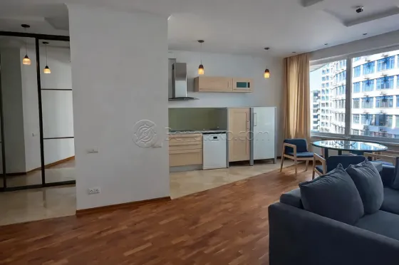 Продаж 2к Квартира 85 кв.м Литературная, 1А Одеса