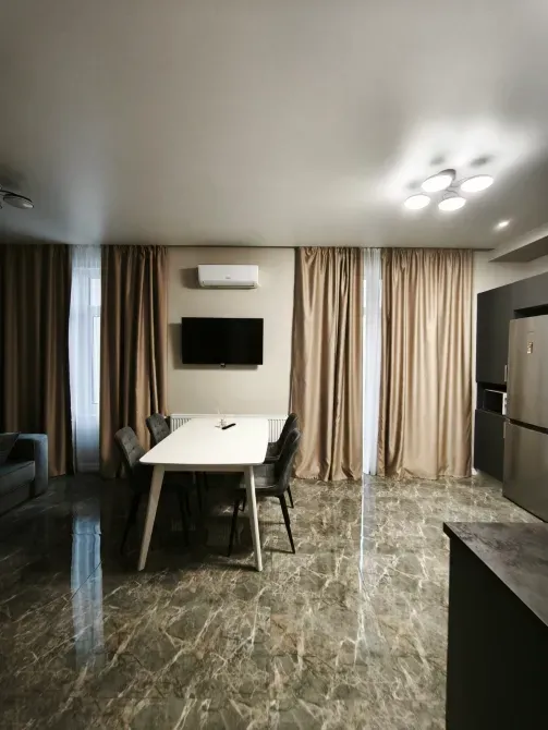 Продаж 1к Квартира 67 кв.м Слов’янська набережна 21А Ужгород - фото 2