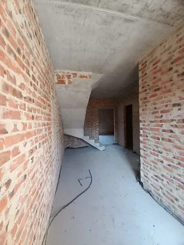 Продаж 2-поверховий   100 кв.м 4 кімн. на Незалежності майдан Рівне - фото 5