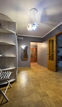 Оренда Квартира 1-кімнатна, 11/23 поверх на Червоної Калини, 72 Kiev