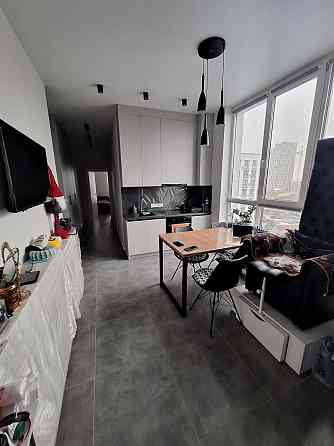 Продаж Квартира 2-кімнатна, 8/10 поверх на Центральна вул., д. 21Б Kiev