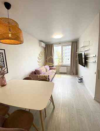 Продається 2-кімнатна квартира в Святошинському р-ні Київ