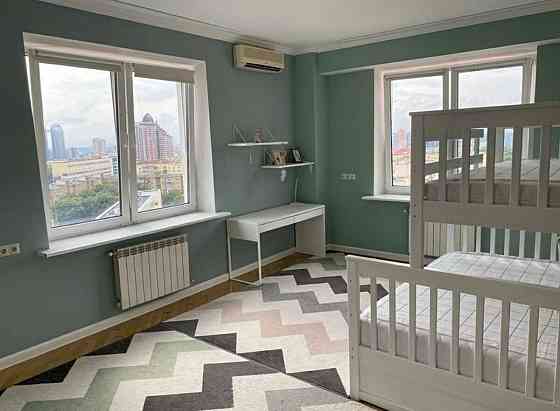 Продаж Квартира 3-кімнатна, 14/18 поверх на Лескова, 1а Київ