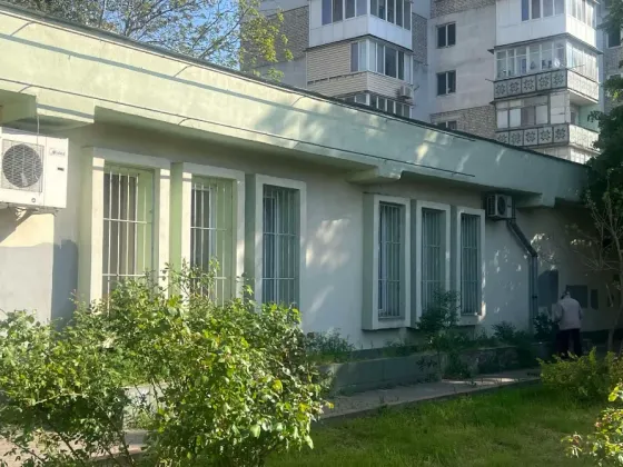 For rent Shop / Salon / Retail Point area 99 sq.m floor 1 Odessa Варненська,7в Odessa