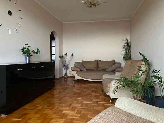 Продаж Квартира 4-кімнатна, 15/16 поверх на Заболотного Академіка вул., д. 110 Київ