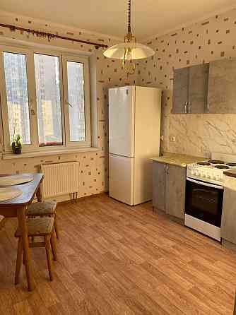 Оренда Квартира 1-кімнатна, 12/25 поверх на Драгоманова ул., 6/1 Kiev