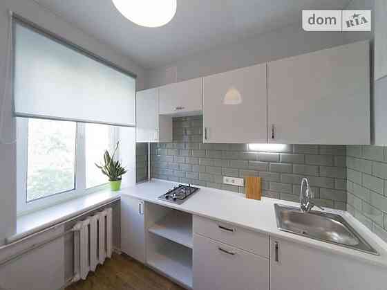 Оренда Квартира 2-кімнатна, 4/4 поверх на ул. Сентябрьская, 13 Kiev