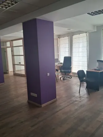 I am selling an office of 475m2, open-space and several offices. Renovation, furniture, glass partitions, 2nd floor Dnipro - photo 1
