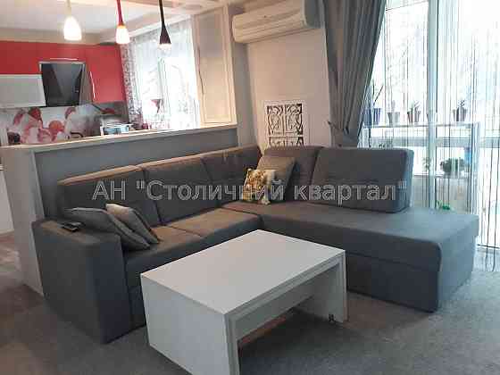 Продаж Будинок 3-кімнатний на Макіївська вул., 7 Київ